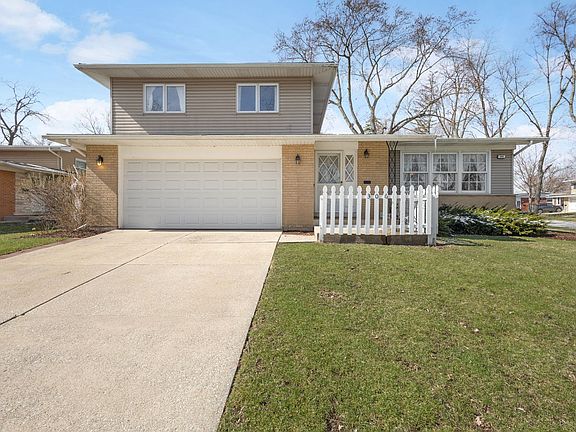 2nd image of 306 N Pleasant Dr