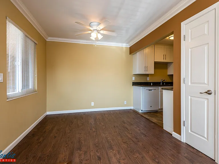 365 W Weddell Dr #E — Photo 2