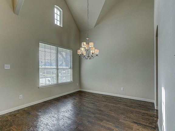 3rd image of 5216 Grove Cove Dr