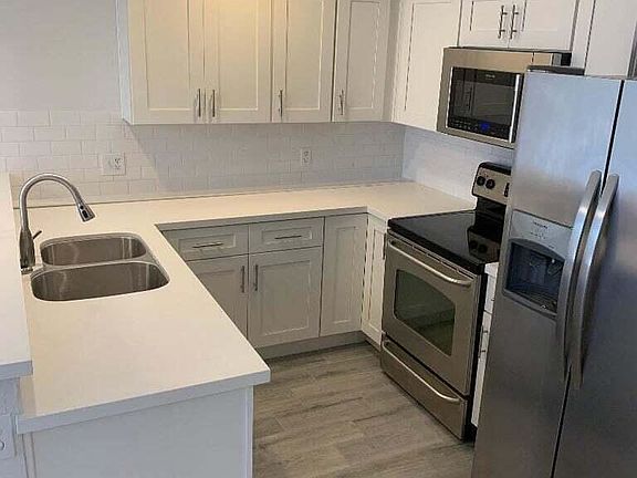 4th image of 1717 E Union Hills Dr Unit 1034