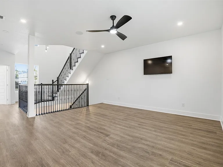 3411 Nance St — Photo 15