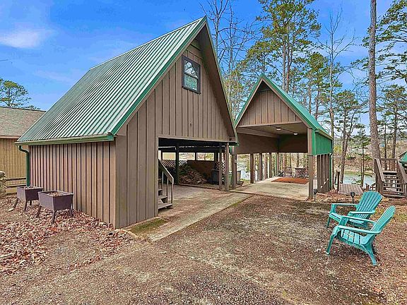 3rd image of 450 Davidson Cir