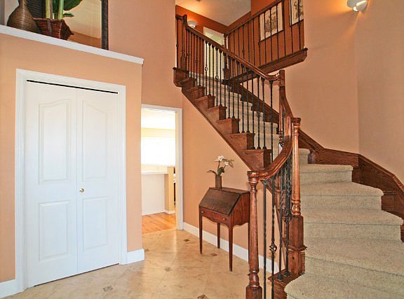 2nd image of 3694 N Lakegrove Pl