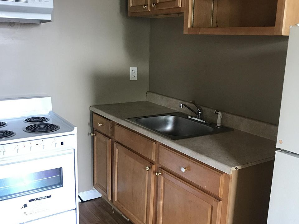 2nd image of 84 Washington St APT 2C