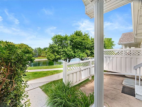 4th image of 392 SE Meadowlark Ct