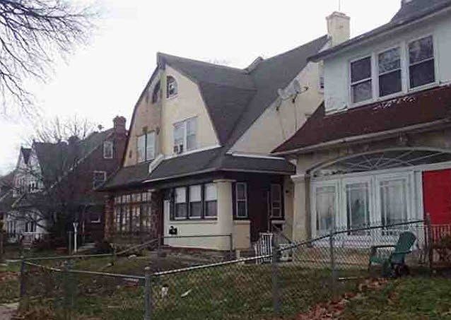 2nd image of 5123 E Roosevelt Blvd