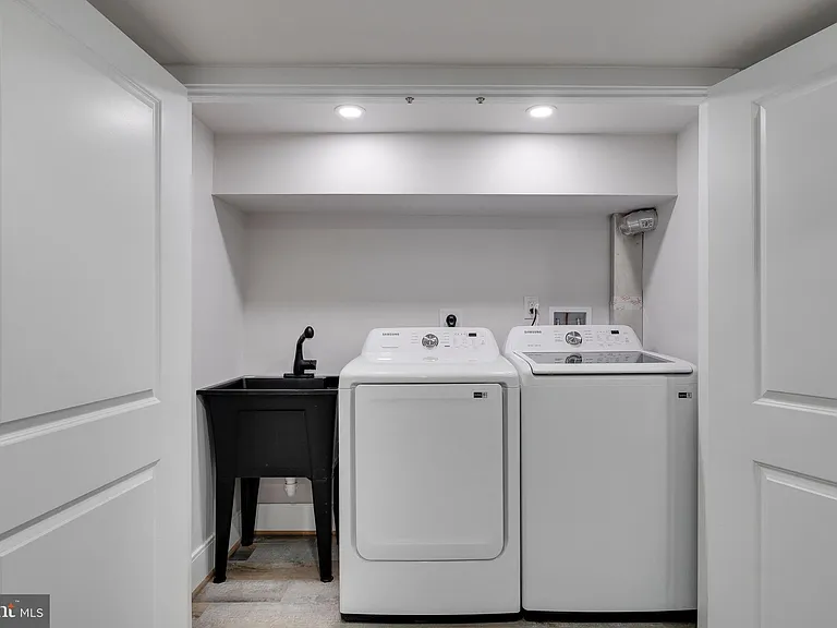 1323 Childress St NE — Photo 35