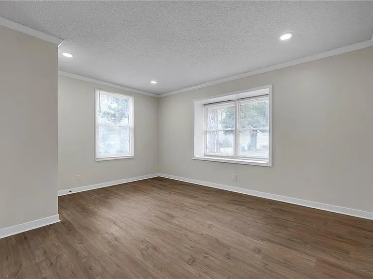 2060 Baker Rd NW — Photo 8