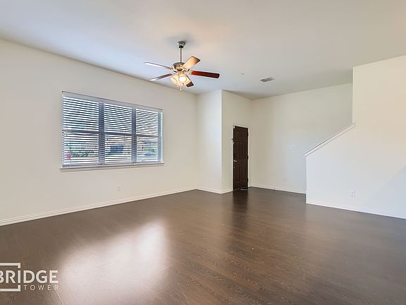 3rd image of 1429 Lake Crest Ln