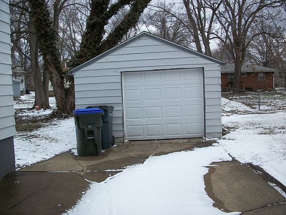 2nd image of 735 Myrtle Ave