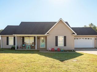 94 Meadowlark Dr, Hartselle, AL 35640