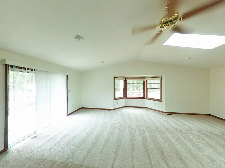 859 Catalina Dr — Photo 5