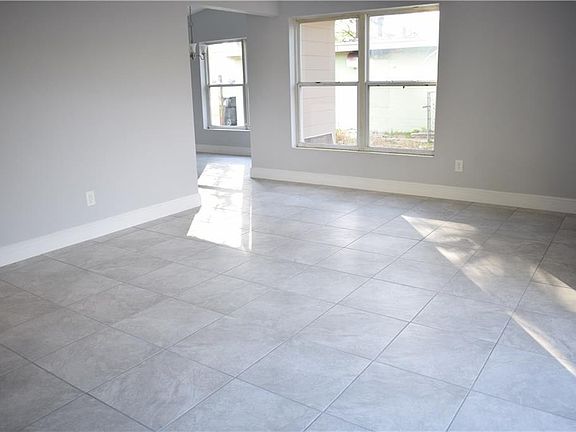 3rd image of 5213 Palisades Dr