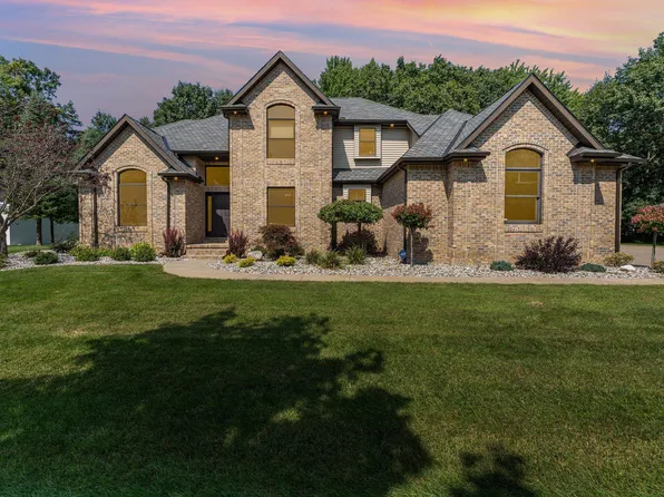 1515 E Riverchase, Midland, MI 48640