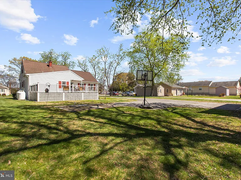 161 Margate Dr — Photo 5