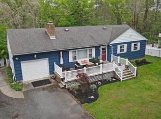 125 Chestnut St, Mount Sinai, NY 11766