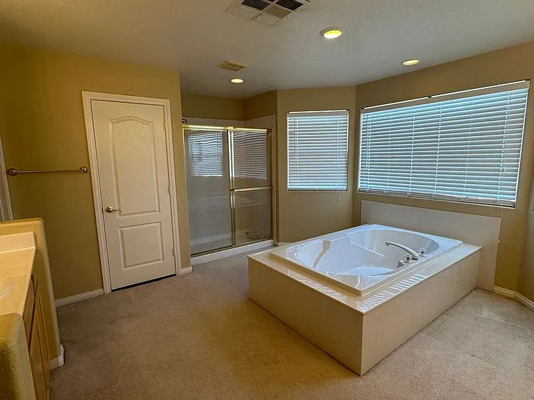 1031 Belle River Ct — Photo 21
