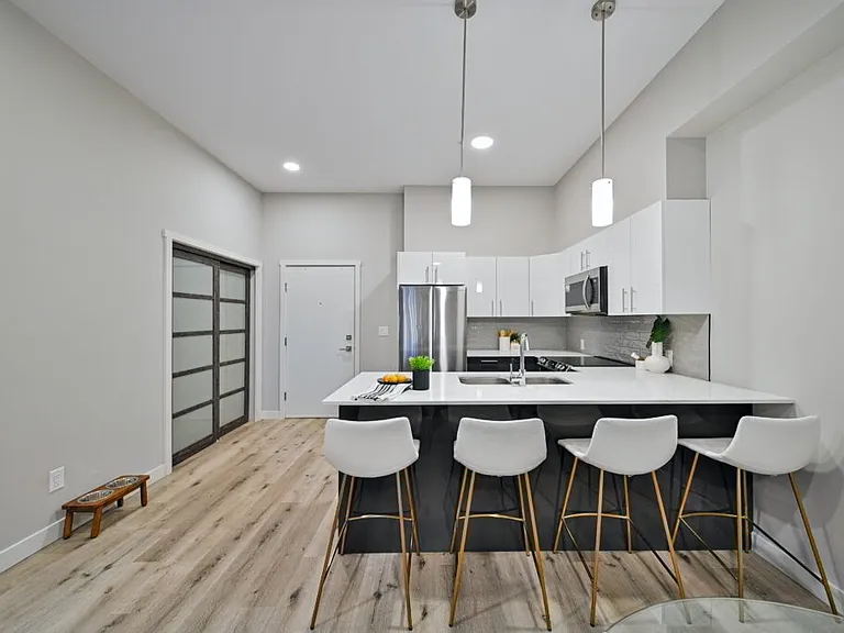 425 Ballantrae Dr — Photo 56