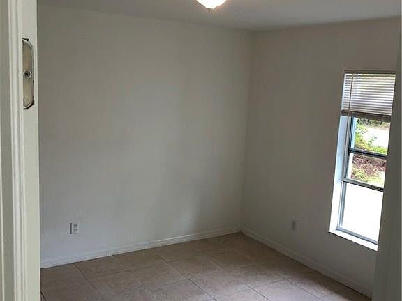 5th image of 2100/2102 E 12th St St