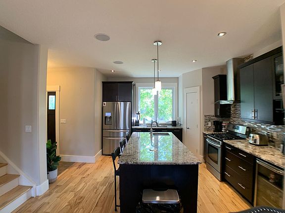 2nd image of 140A Comeau Cres