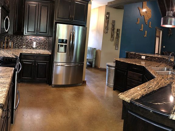 3rd image of 15758 Meadow Cir