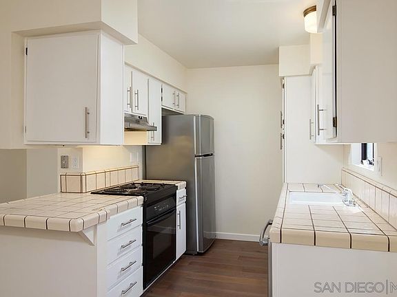 3rd image of 3122 Ingelow St #3122