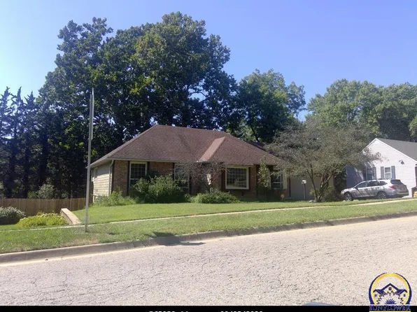 3237 SW Macvicar Ave, Topeka, KS 66611