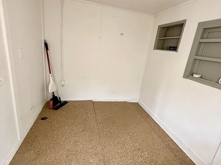 1610 SW Clay St — Photo 12