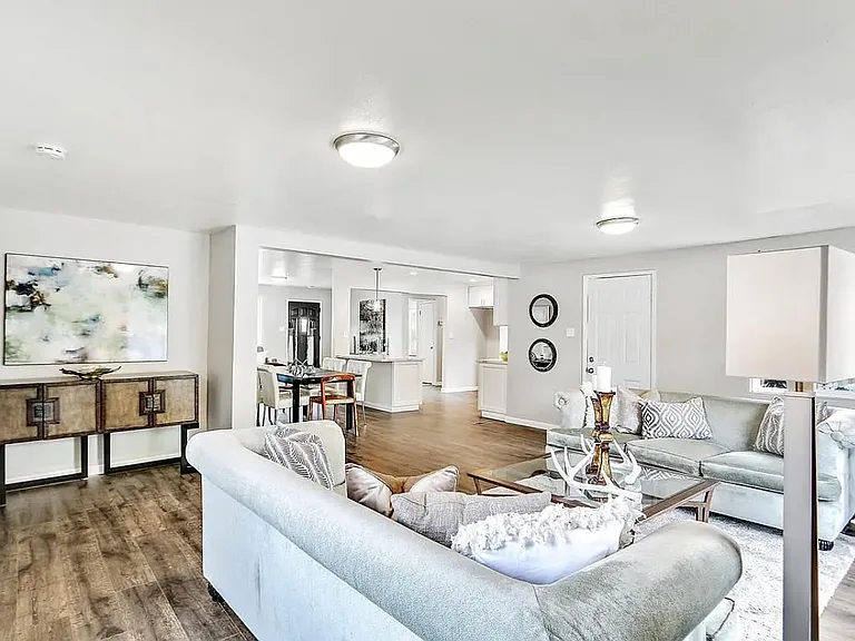 2819 Richard Ave — Photo 3