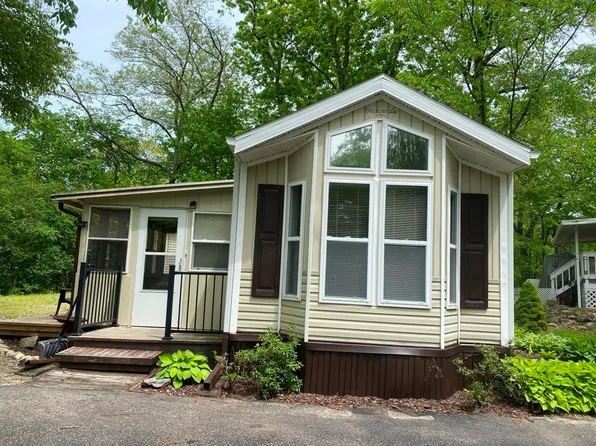 273 Oak St, Edgerton, WI 53534