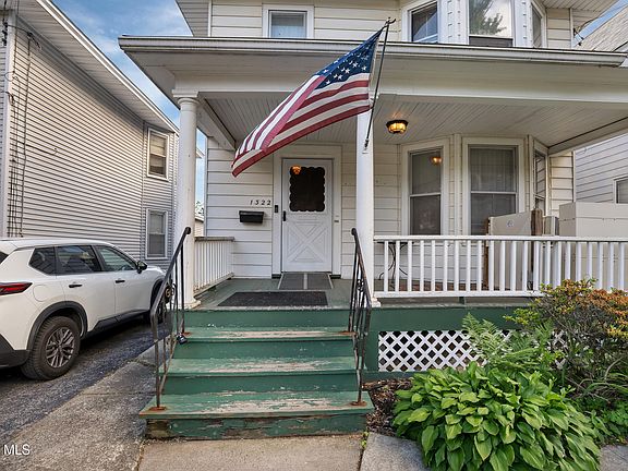 4th image of 1322 Alden Place