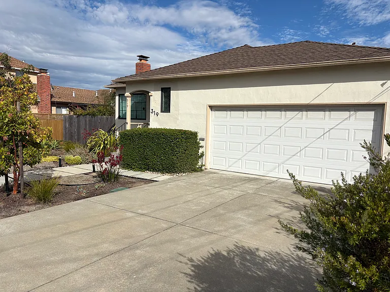 319 Helen Dr — Photo 11