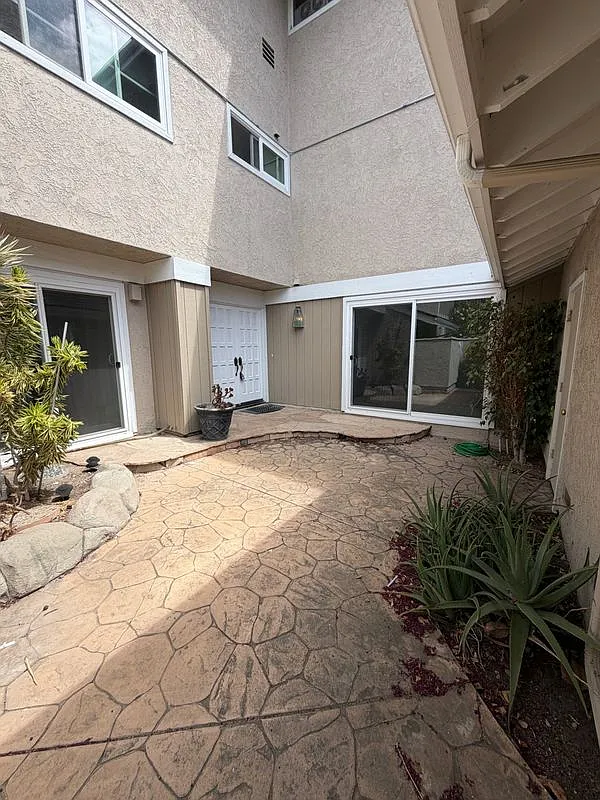 2 bed, 2.0 bath, 1610 sqft, $4,800 — Photo 1