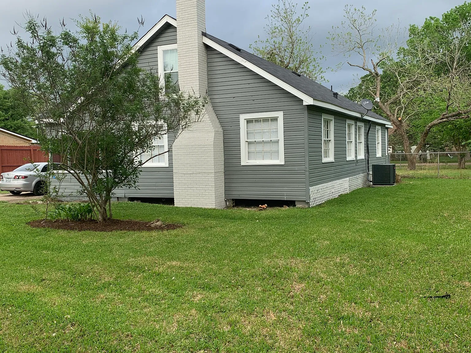 4 bed, 2270 sqft, $1,900 — Photo 3