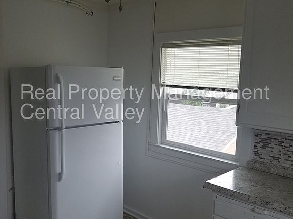 5th image of 1129 E College Ave