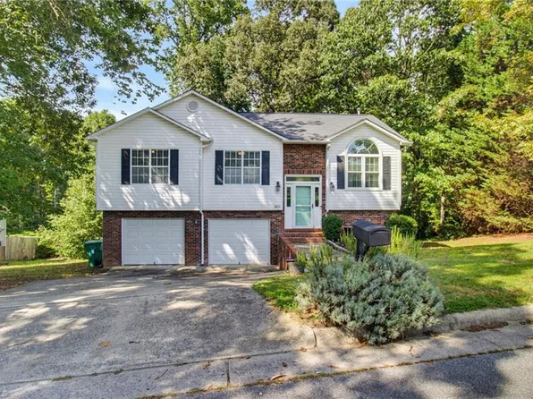 3913 Landover Dr, High Point, NC 27265