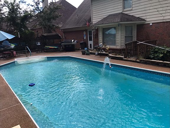 3rd image of 8868 Dewberry Ln