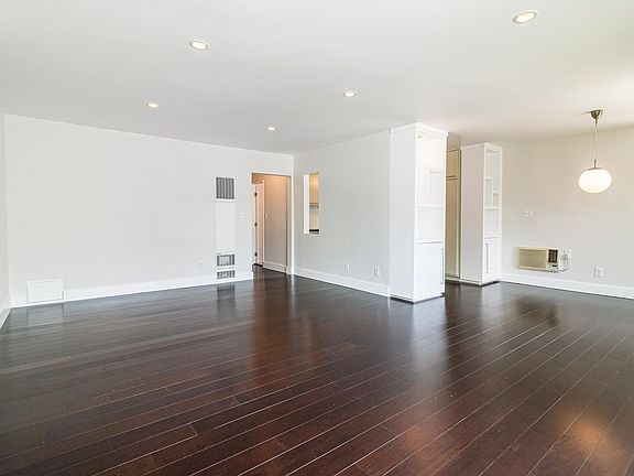 4th image of 8421 Clinton St APT 101