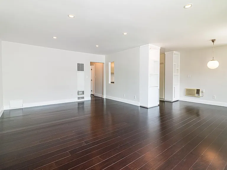 8421 Clinton St #101 — Photo 4