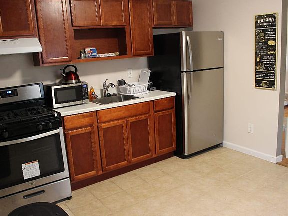 2nd image of 104 Woodward St #1