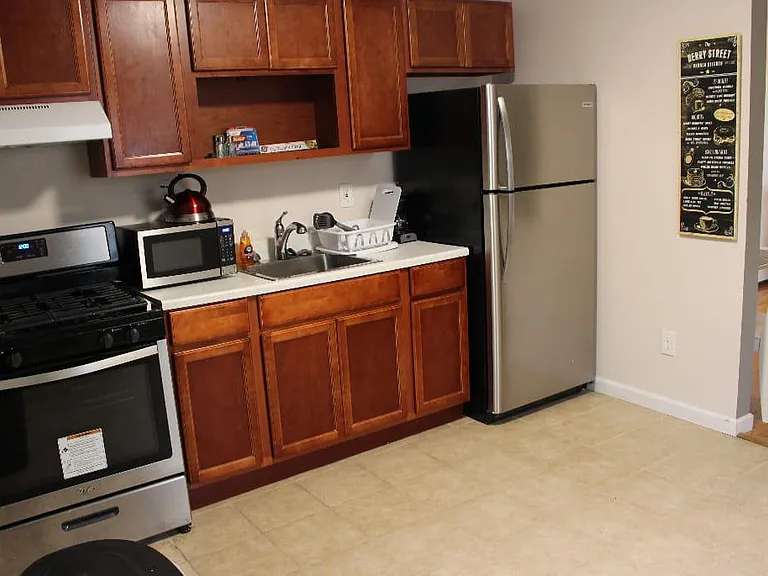104 Woodward St #1 — Photo 2