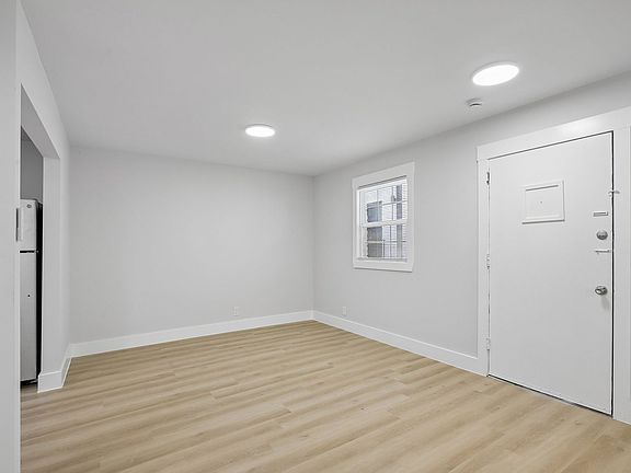 5th image of 2000 24th Ave S #Efbe92480