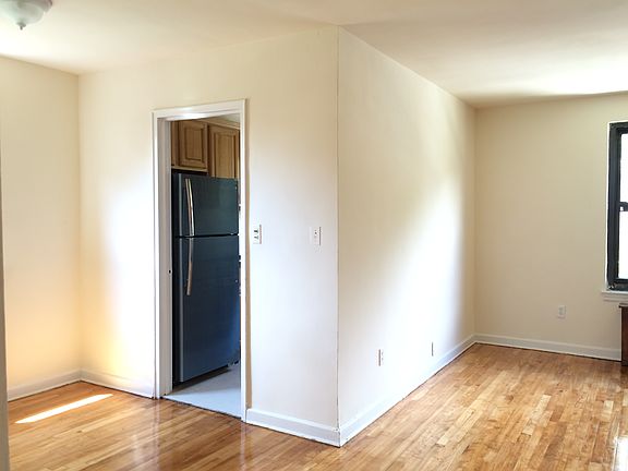 4th image of 19658 67th Ave #2