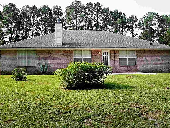 2nd image of 904 Lake Aire Dr