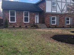 4818 Nottinghamshire Dr, Jeffersontown, KY 40299