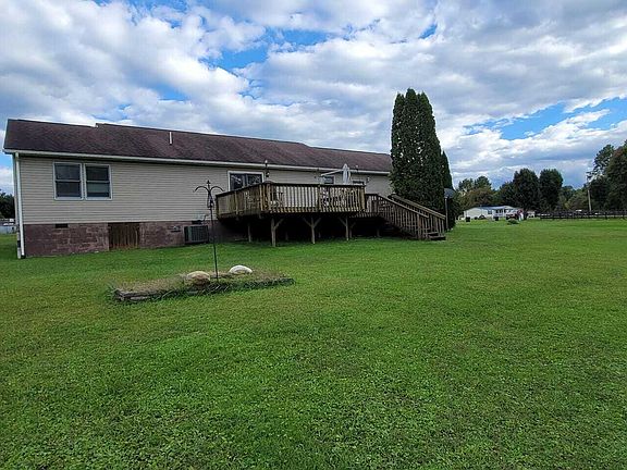 3rd image of 70 Skyline Dr