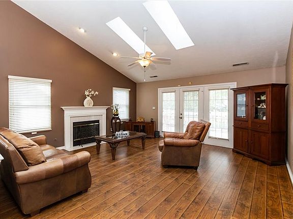 4th image of 7434 Brackenwood Cir