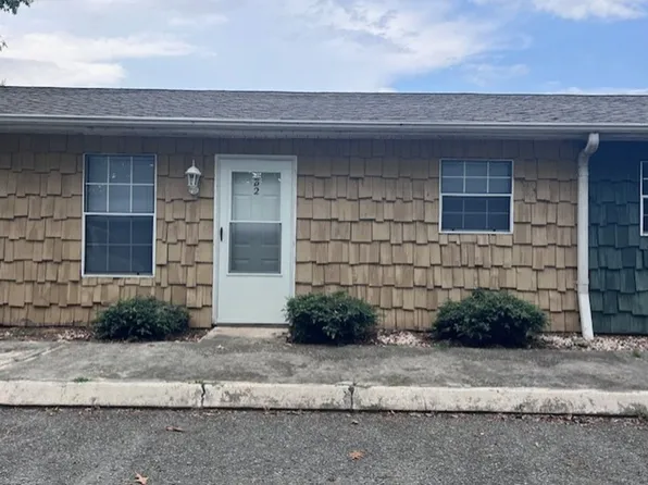 Twin Oaks Apartments, 3985 Highway 268 E #B6, Pilot Mountain, NC 27041