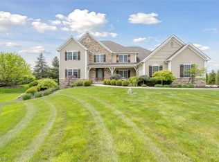 5520 N Woods Ln, Solon, OH 44139