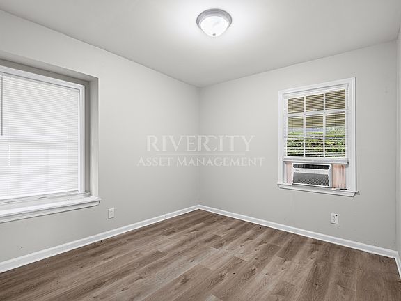 5th image of 1381 Laudeen Dr